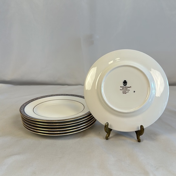 Vintage Wedgwood Bone China Bread Plates In The Palatia Pattern - set of 6 - Picture 3 of 13